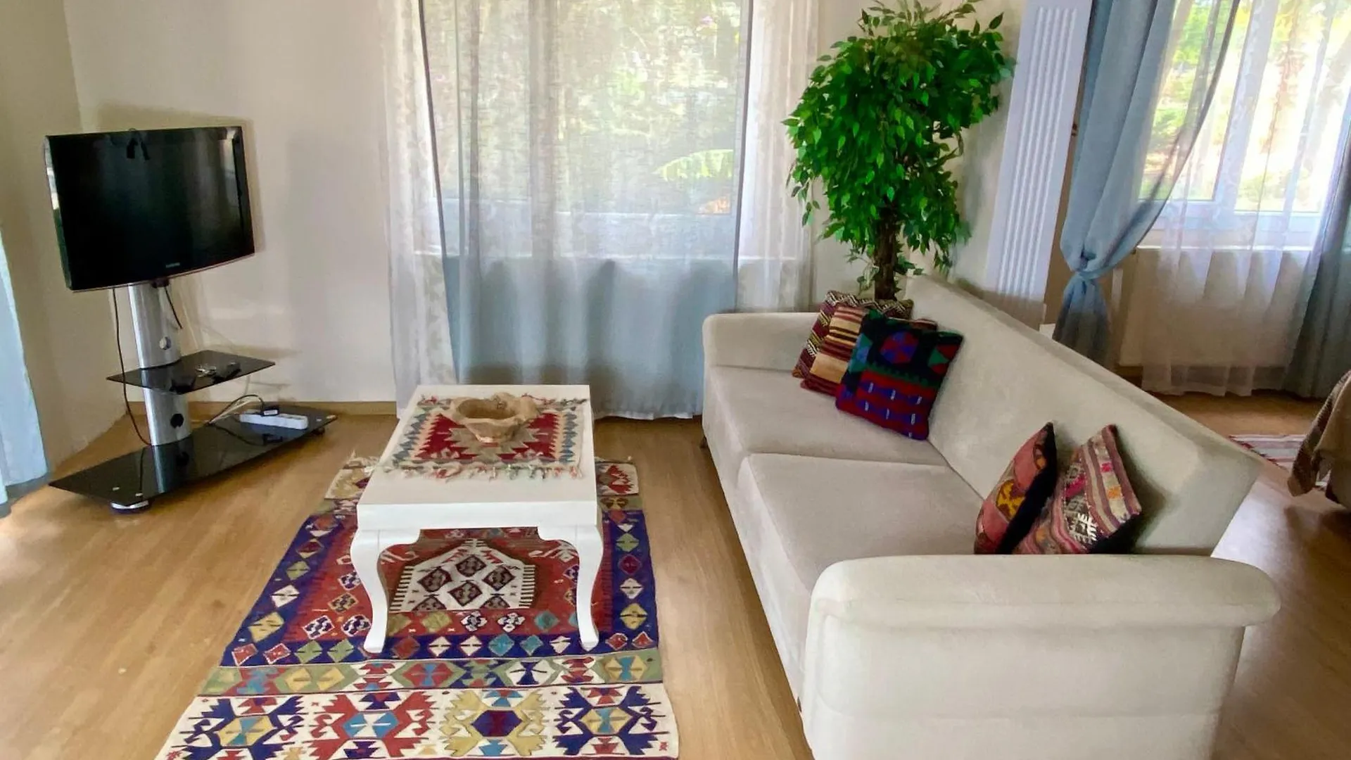 Sunyear Guest Houses 1 Urla